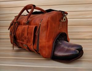 Sac de sport en cuir véritable fait à la main sac de voyage Weekender de style vintage avec motif de bonbons et design de mode - Product Image 3