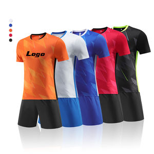 Uniforme de football confortable fabriqué par des professionnels, uniforme de football de produit très demandé pour les hommes - Product Image 3