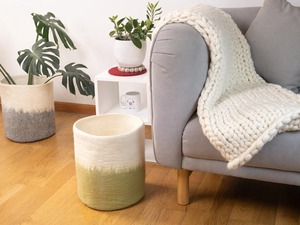 Panier en macramé à deux tons, élégant et fait à la main, pour le rangement du linge, des jouets et l'organisation de la maison, décoration fonctionnelle en provenance d'Inde - Product Image 5