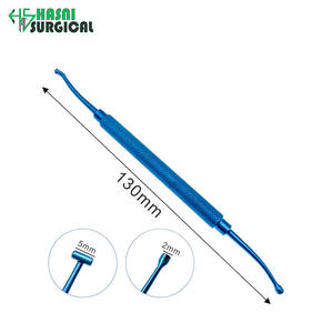 Depresor Escleral Curvo de Acero Inoxidable de Doble Extremo de 130 mm con Clip de Bolsillo, Instrumento Manual para Cirugía Ocular - Product Image 2