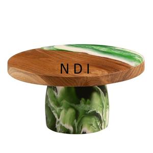 Plateau à gâteau au design élégant pour mariages et anniversaires, lot de deux, finition naturelle, support à gâteau en bois avec base en métal pour hôtels - Product Image 5