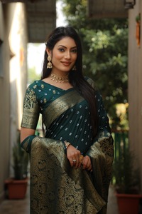 Hermoso Sari de seda de Bollywood con hermosa colección de Sari elegante y bonita de seda Bandhej Kanjivaram - Product Image 3