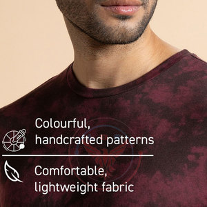 เสื้อยืดไทไดสไตล์ล่าสุด MOQ ต่ำ ผ้าฟลีซนุ่ม ระบายอากาศได้ดี แห้งเร็ว เป็นมิตรกับสิ่งแวดล้อม ผลิตจากโพลีเอสเตอร์/คอตตอน สำหรับผู้ชาย - Product Image 5