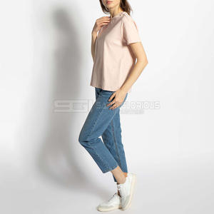 Camiseta básica de algodón para mujer, cuello redondo, manga corta, suave, transpirable, cómoda, de color sólido, para verano. - Product Image 3