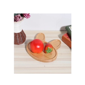 Conception de visage de lapin de plante de service en bois pour salade de pain de fruits pour plats d'assiette plateau de service en bois - Product Image 1