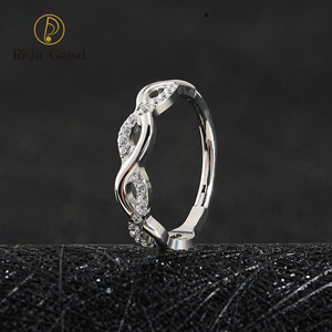 Orecchino a Cerchio Huggie Right Grand in Titanio ASTM F136 con Corda Intrecciata, Piercing a Lobo con Anello a Cerniera Infinito con Zirconi Cubici, Anello da Setto Nasale 16G - Product Image 3