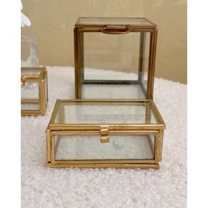 Joyero de cristal simple atemporal organizador minimalista para accesorios de colección de joyas y decoración del hogar de la India - Product Image 1