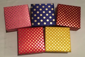 กล่องไม้สี่เหลี่ยมลายพิมพ์พร้อมซับในนุ่มกล่องของขวัญของที่ระลึกงานแต่งงานกล่องเครื่องประดับขนาด10x10x5ซม. - Product Image 6