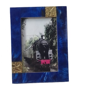 Glass Metal Picture <b>Photo</b> <b>Frame</b> Vintage Floating <b>Photo</b> <b>Frame</b> Wall Decor Antique Brass Print Item Decorative Color Material Type - Product Image 1