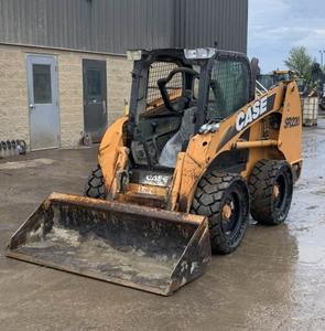2011 Case SR200 Skid Steer-Puissance de taille moyenne fiable avec force de levage radiale - Product Image 1
