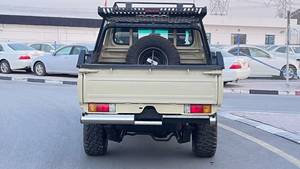 Toyota Land Cruiser 79 Double Cab Pickup 4.5L V8 Turbo Diesel 2024 |   4WD |   Modificato per Fuoristrada |   LC79 Usato per Esportazione - Product Image 6