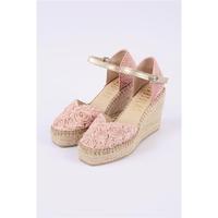 Espadrille fermée à talon compensé haut