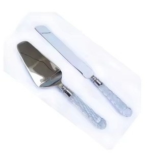 Serveur de gâteau en laiton gravé au fini or magnifiquement conçu et ensemble de couteaux ustensile de service coupe de gâteau en métal pour les événements - Product Image 6