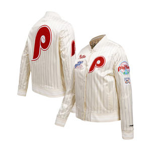 Chaqueta de satén para mujer Y2K Baddie Streetwear Diseño brillante de alto brillo Ajuste de gran tamaño Etiqueta privada y OEM disponible - Product Image 4