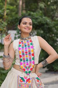 Navratri Especial Kora Algodón Con Atractivo Kutchi Gamthi Trabajo Lehenga Choli Fabricante De Surat A Precio Mayorista - Product Image 2