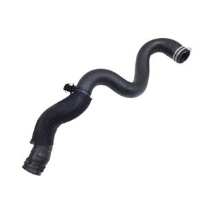 Tuyau de radiateur inférieur FORD Focus Sedan 7ème Série 2474617 Hybride 1000 (18>) - Product Image 1