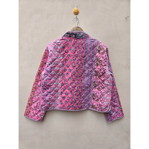 Veste en coton indien vintage faite à la main pour femmes, style bohème unique à col en V, matelassée, rayée, avec embellissements en rivets, réversible - Product Image 6