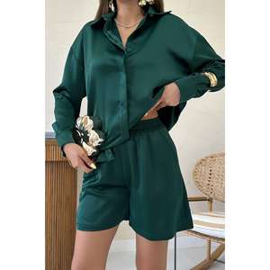 Ensemble de shorts décontractés en satin émeraude en gros - Product Image 2