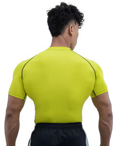 Chemise d'entraînement à compression à séchage rapide et demi-manches pour hommes Skinny Fit Spandex Long Rash Guard pour BJJ MMA Motif uni sublimé - Product Image 2