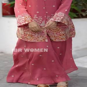 Conjunto de Kurti y Pantalón de Seda Chinon Pesada VASTRA COTTAGE para Mujer, Bordado con Lentejuelas, Diseño Étnico - Product Image 3