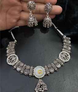 Collares de moda oxidados especiales Navaratri de plata alemana con pendientes emparejados para damas niñas en función de boda - Product Image 4