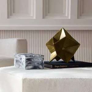 Statue d'animal en aluminium faite à la main élégante, figurine antique moderne polie, décoration de salon, exportation Zahid - Product Image 6