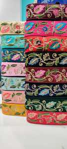 Elegante encaje bordado floral colorido para proyectos de moda, decoración del hogar y artesanía - Product Image 6