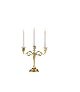 Candélabres de luxe en métal poli pour une configuration de salle à manger moderne adaptée à une cuisine raffinée et à un style intérieur - Product Image 2