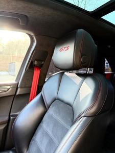2016 Porsche Macan GTS I with RWD เบาะผ้า Dark interior ACC Cruise Control R17ขนาดยาง - Product Image 3