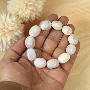 Pulsera de Cristal de Cornalina con Forma de Flor, Piedra Preciosa Natural Curativa para el Coraje y la Creatividad - Product Image 4