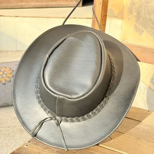 หมวกคาวบอยหนังสีดำสำหรับผู้ชาย ปีกกว้าง สไตล์เอาท์แบ็ค - Product Image 4