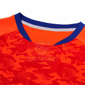 Tenue de football personnalisée pour homme à manches courtes, respirante et imprimée – Vente en gros et personnalisable, haute qualité et éco-responsable - Product Image 2