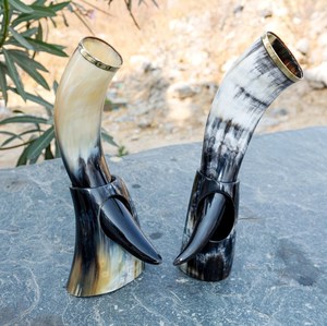 Ensemble à boire en corne fabriqué à la main avec support en fer Style Viking chope à bière corne de vache naturelle décor médiéval sans danger pour les aliments cadeau Unique - Product Image 1