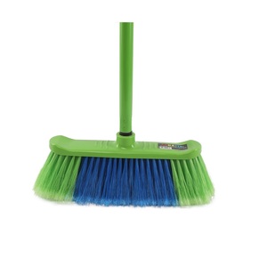 Balai de jardin et de terrasse durable avec manche métallique de 120 cm, brosse de nettoyage pour sols extérieurs - Product Image 1
