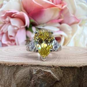Nueva llegada pera corte Topacio amarillo 14K oro blanco piedra preciosa tres piedras anillo de compromiso para mujeres diamante joyería fina proveedor - Product Image 1