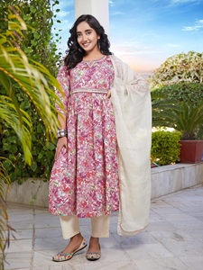 Juego de telas con estampado de rayón pesado con top de trabajo bordado y fondo concepto Herrera con dupatta a la venta en línea - Product Image 2