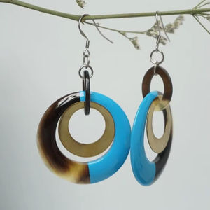 Pendientes de Cuerno de Búfalo para Niñas, Pendientes de Mujer, Joyería de Cuerno, Cuerno Natural para Mujer, Alta Calidad - Product Image 1