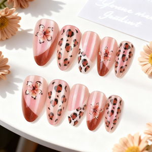 24 pièces de faux ongles amande œil-de-chat <span class=keywords><strong>automne</strong></span>/hiver, manucure française 3D, motifs fleurs et imprimé léopard, vente en gros - Product Image 1