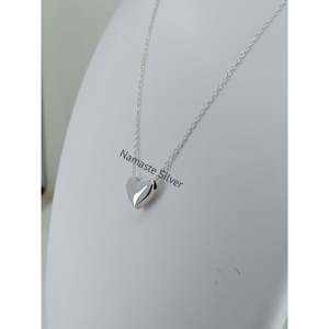 Collar de Plata de Ley 925 con Colgante de Corazón Delicado, Joyería Minimalista con Patrón Numérico, Amuleto de Amor para San Valentín - Product Image 3