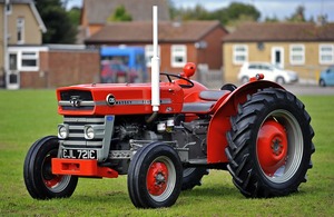 Tracteurs agricoles Massey Ferguson de qualité supérieure en gros, 75 CV, 4x4, transmission par engrenages, pompe, usage agricole, garantie 1 an sur le moteur et la boîte de vitesses - Product Image 3