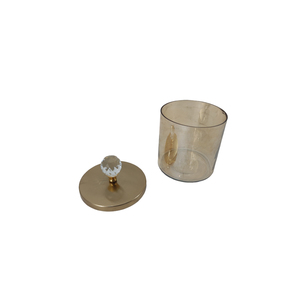 Pot de cire à bougie en verre avec couvercle et bouton en métal doré parfait pour l'accessoire de vaisselle d'intérieur élégant et la décoration intérieure - Product Image 1