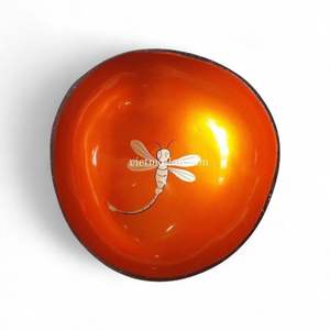 Cuencos de Coco Lacados Ecológicos, Cuenco Natural de Cáscara de Coco con Acabado Lacado e Incrustaciones de Nácar, Venta al por Mayor de Vietnam - Product Image 3