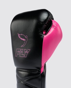 นวมชกมวย Fly Boxing คุณภาพพรีเมียม หนังแท้สีชมพู น้ำหนักเบา กันน้ำ แบบผูกเชือก สำหรับฝึกซ้อมและแข่งขัน MMA มวยไทย - Product Image 6
