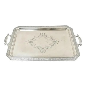 Plateau en argent anglais classique pour la décoration Plateau de service victorien anglais vintage Plateau décoratif en argent plaqué argent à bord festonné - Product Image 1
