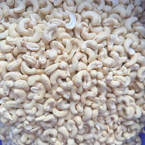 Noix de cajou en vente chaude, W320, noix de cajou du Vietnam, prix brut, Santigo Vietnam, prix raisonnable - Product Image 1