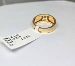 Anillo de Compromiso Solitario con Diamante de 0.502 Quilates, Oro Amarillo de 14K, Joyería Fina de Calidad para Uso Diario, Diseño Elegante - Product Image 3