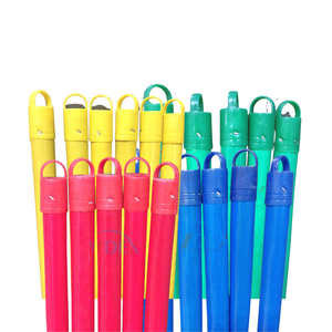 Vente en gros de balais en bois coloré avec fleur du Vietnam 120cm de longueur PVC coloré - Product Image 2