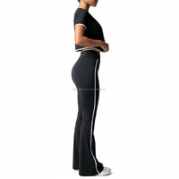 Ensemble de yoga 5 pièces personnalisé OEM pour femme : haut court épaules dénudées, veste sans manches, leggings évasés taille haute sans couture