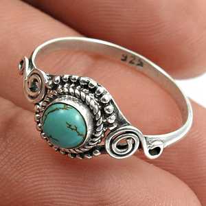 Cadeau d'anniversaire délicat pour femme Bague ethnique de forme ronde en argent sterling 925 avec pierre précieuse turquoise naturelle pour ses bijoux Boho - Product Image 2