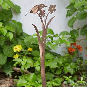 Piquets de jardin en métal à motifs floraux créant de belles décorations extérieures pour une aménagement paysager saisonnier et dynamique de la maison - Product Image 1